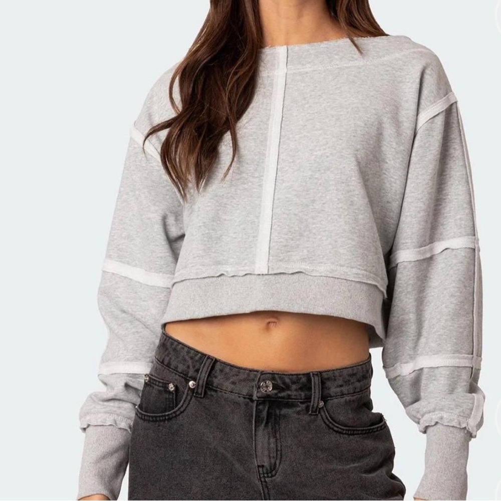 Edikted Light Gray Cropped Sweatshirt